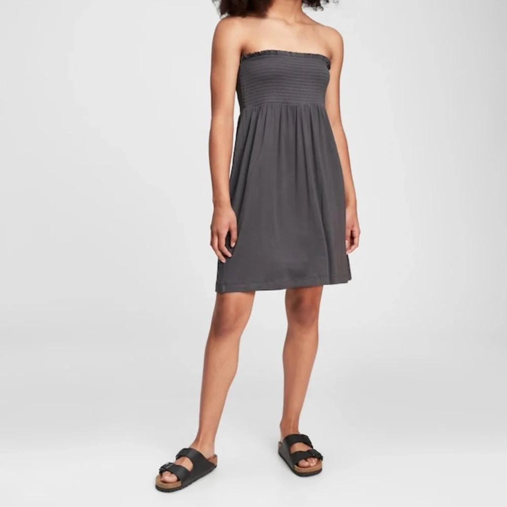 NWT GAP‎ Strapless Smocked Soft Black Dress